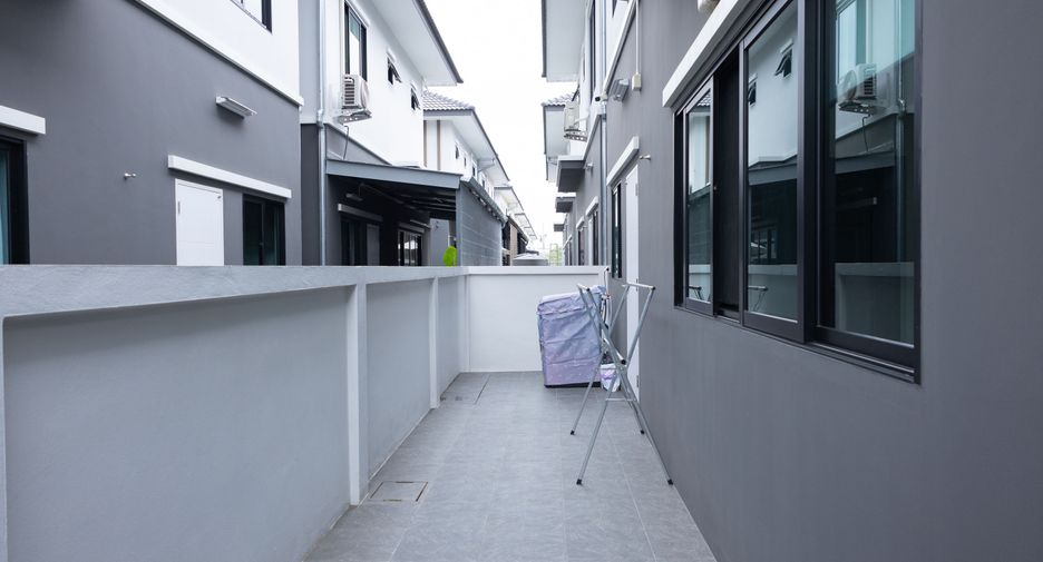 For sale 3 bedrooms house in San Kamphaeng, Chiang Mai