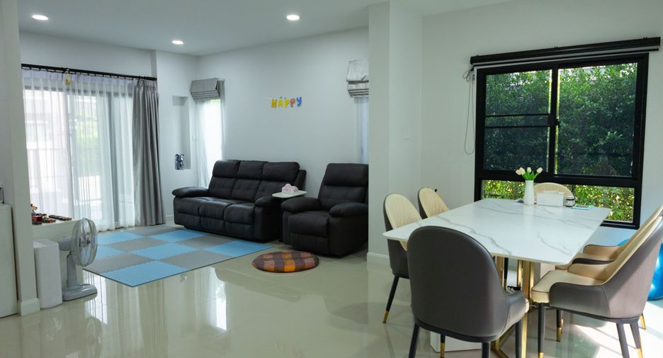 For sale 3 bedrooms house in San Kamphaeng, Chiang Mai