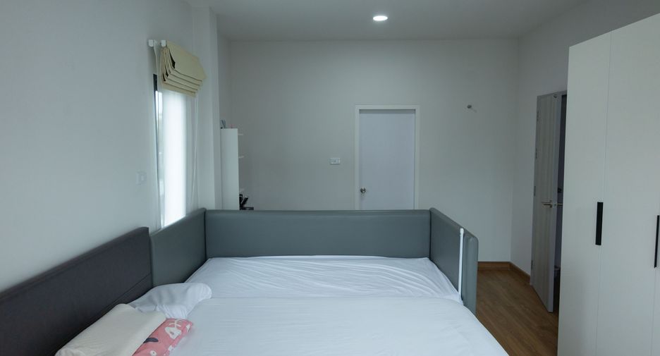 For sale 3 bedrooms house in San Kamphaeng, Chiang Mai