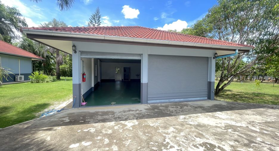 For sale 4 bedrooms house in Pran Buri, Prachuap Khiri Khan