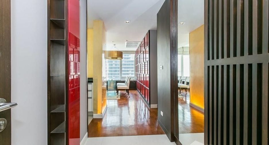 For rent and for sale 3 bedrooms condo in Khlong Toei, Bangkok
