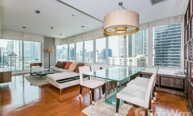 Condo en venta y en alquiler de 3 habitaciones en Khlong Toei, Bangkok