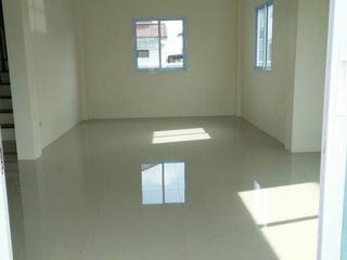 Reihenhaus zum Kauf mit 3 Zimmer in Nong Chok, Bangkok
