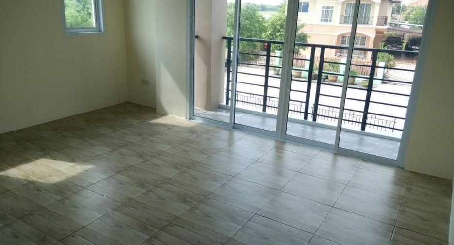 Reihenhaus zum Kauf mit 3 Zimmer in Nong Chok, Bangkok