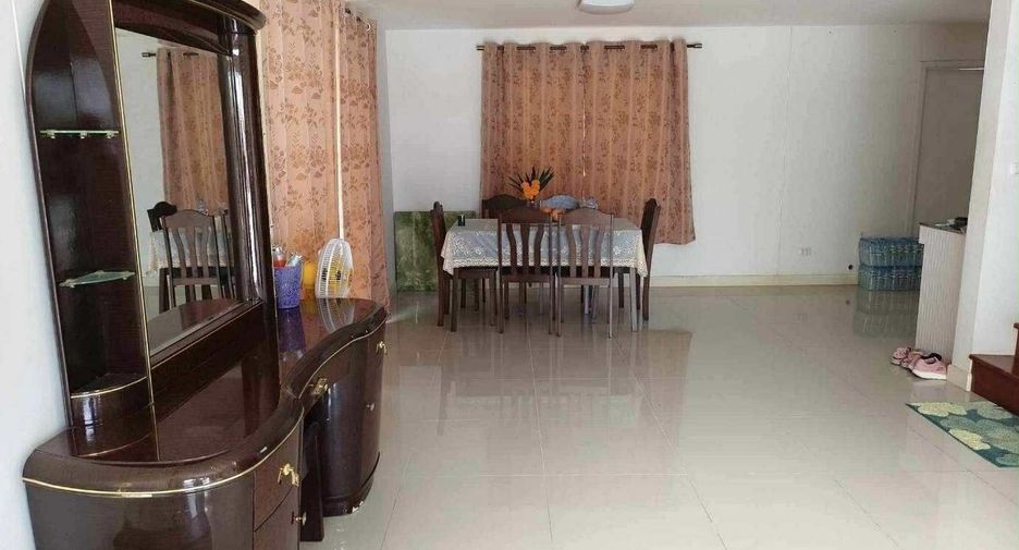 Casa en venta de 3 habitaciones en Bang Lamung, Chonburi