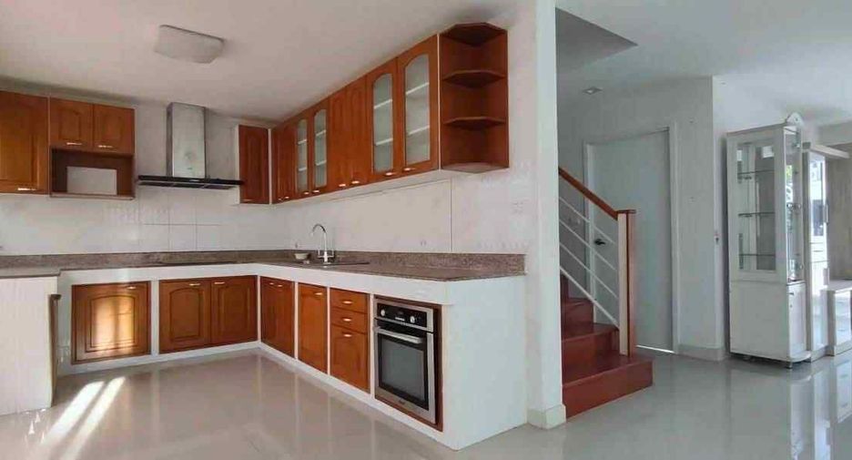Casa en venta de 3 habitaciones en Bang Lamung, Chonburi