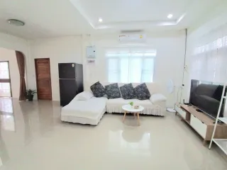 À louer 3 chambres maison à Bang Lamung, Chonburi