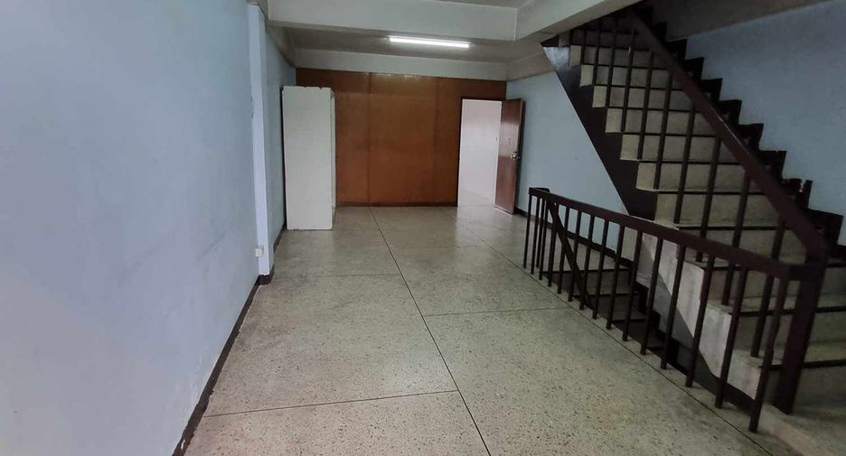 For rent 3 bedrooms townhouse in Mueang Chiang Mai, Chiang Mai