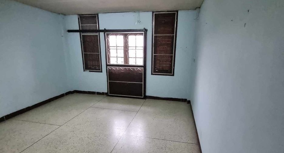 For rent 3 bedrooms townhouse in Mueang Chiang Mai, Chiang Mai