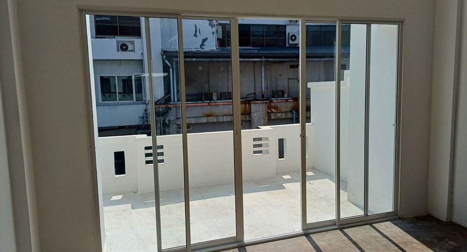 For sale 3 bedrooms townhouse in Mueang Chiang Mai, Chiang Mai