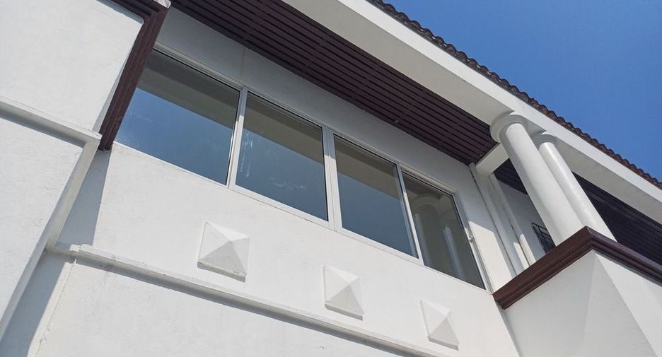 For sale 3 bedrooms townhouse in Mueang Chiang Mai, Chiang Mai