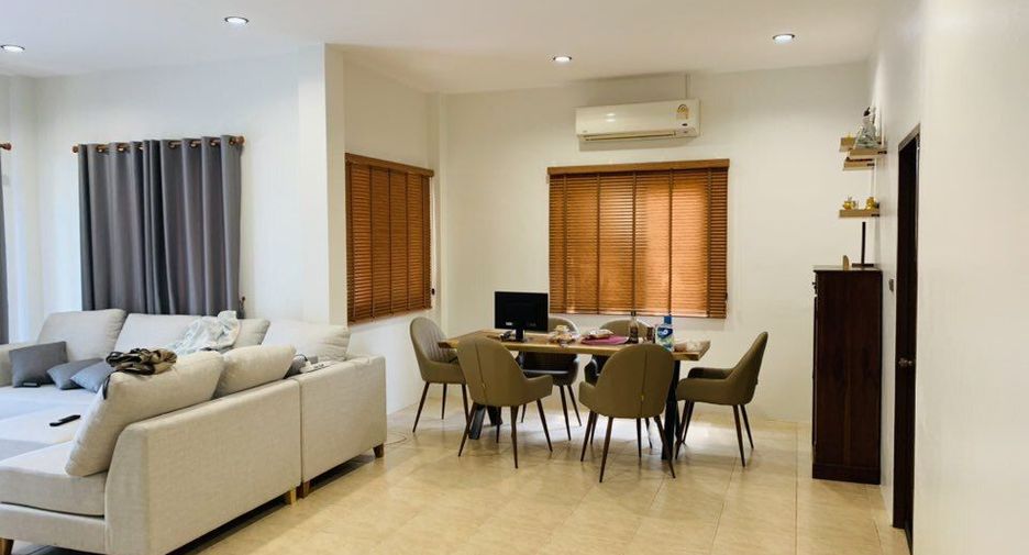 À louer 3 chambres maison à Si Racha, Chonburi