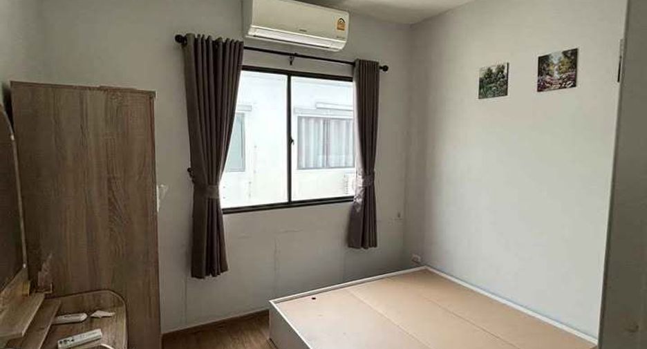 For sale 3 bedrooms townhouse in Saphan Sung, Bangkok