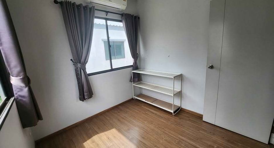 For sale 3 bedrooms townhouse in Saphan Sung, Bangkok