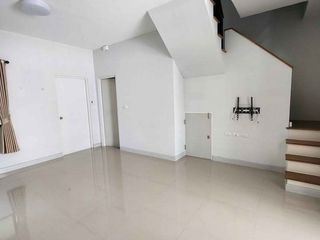 For sale 3 bedrooms townhouse in Saphan Sung, Bangkok