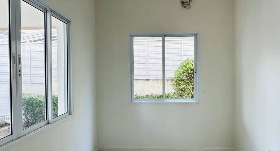 Haus zum Kauf mit 5 Zimmer in Saraphi, Chiang Mai