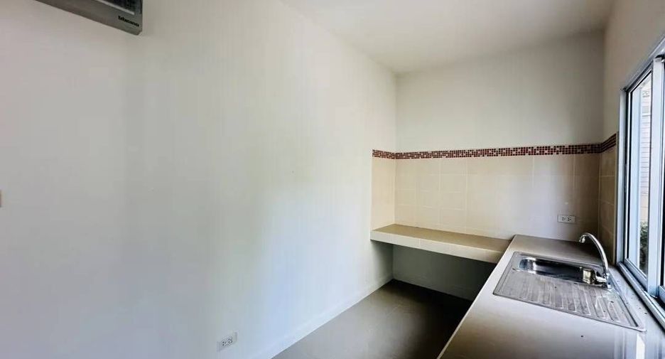 Haus zum Kauf mit 5 Zimmer in Saraphi, Chiang Mai