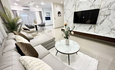 Casa en alquiler de 4 habitaciones en Bang Lamung, Chonburi