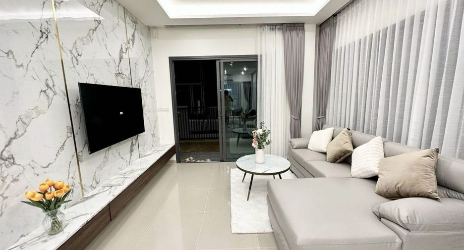 Casa en alquiler de 4 habitaciones en Bang Lamung, Chonburi