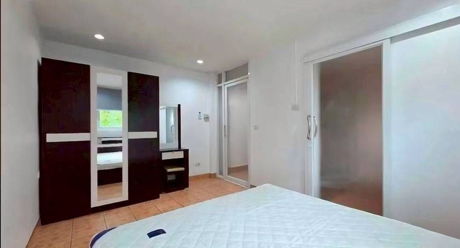 For rent 4 bedrooms house in Bang Lamung, Chonburi