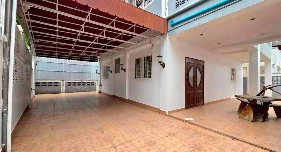 For rent 4 bedrooms house in Bang Lamung, Chonburi