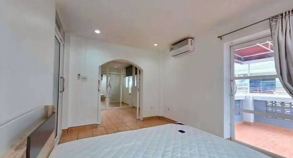 For rent 4 bedrooms house in Bang Lamung, Chonburi