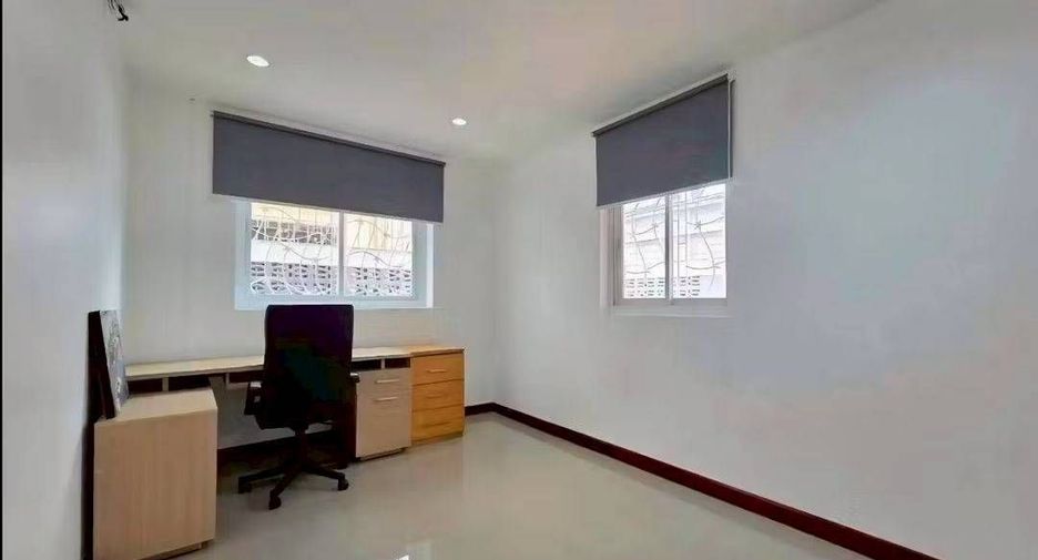 For rent 4 bedrooms house in Bang Lamung, Chonburi