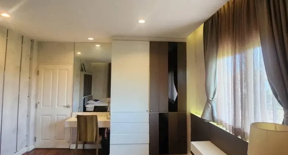 For rent 4 bedrooms house in Mueang Chiang Mai, Chiang Mai