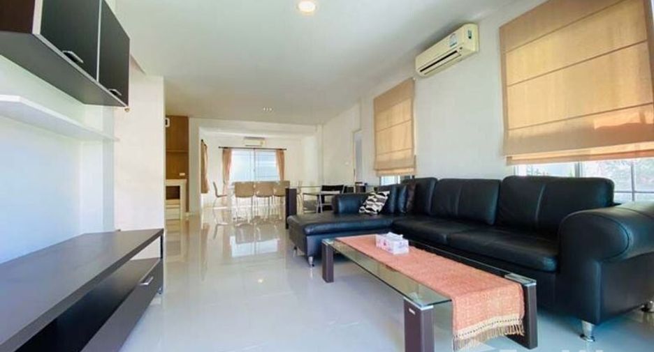 For sale 4 bedrooms house in Mueang Chiang Mai, Chiang Mai