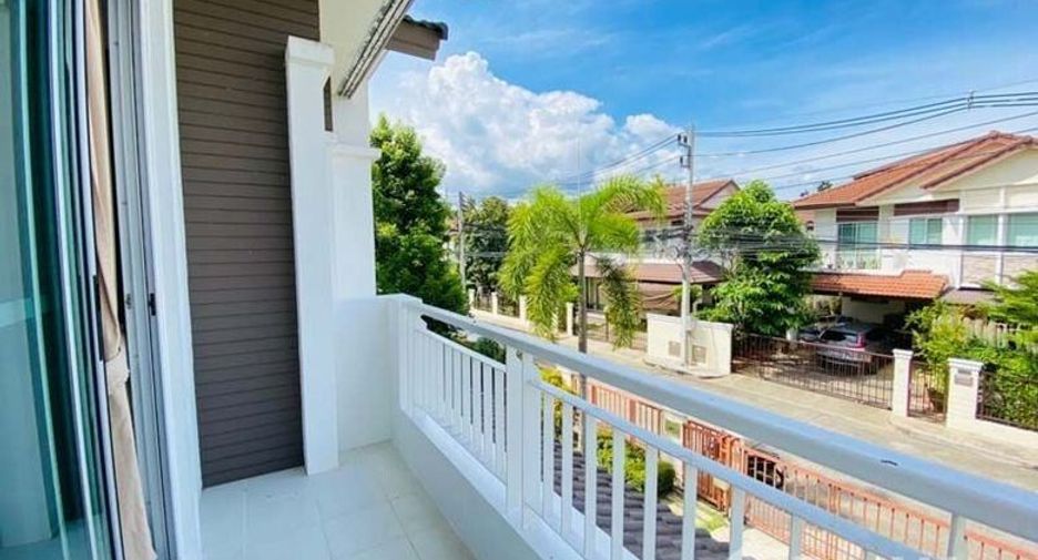 For sale 4 bedrooms house in Mueang Chiang Mai, Chiang Mai