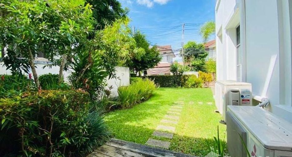 For sale 4 bedrooms house in Mueang Chiang Mai, Chiang Mai