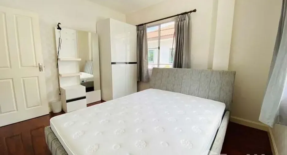 For sale 4 bedrooms house in Mueang Chiang Mai, Chiang Mai