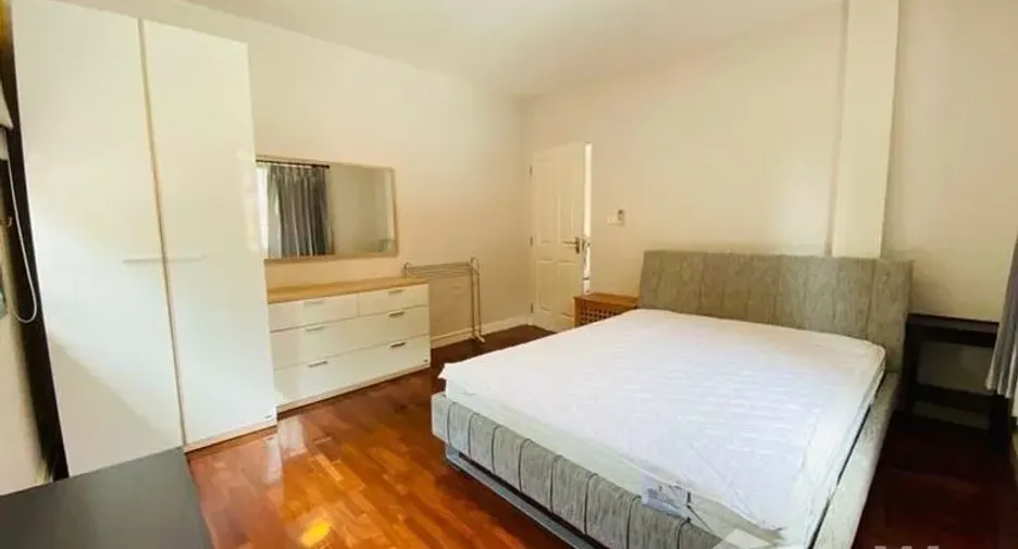 For sale 4 bedrooms house in Mueang Chiang Mai, Chiang Mai