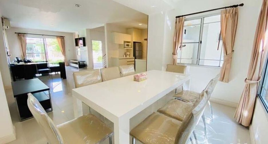 For sale 4 bedrooms house in Mueang Chiang Mai, Chiang Mai