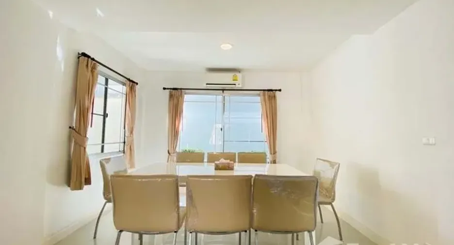 For sale 4 bedrooms house in Mueang Chiang Mai, Chiang Mai