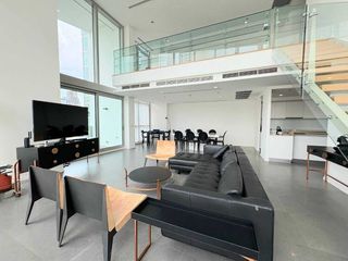 Продажа 4 спальни кондо в Сатхон, Бангкок