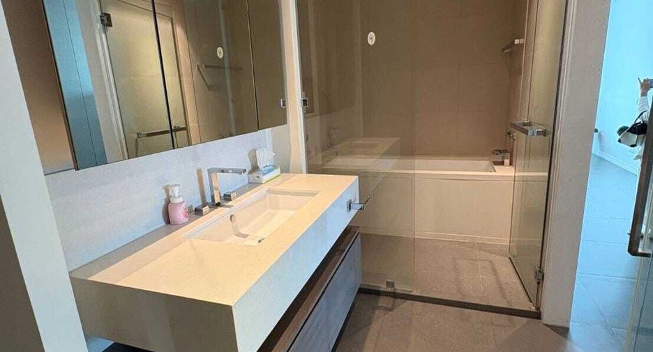 Condo en venta de 4 habitaciones en Sathon, Bangkok