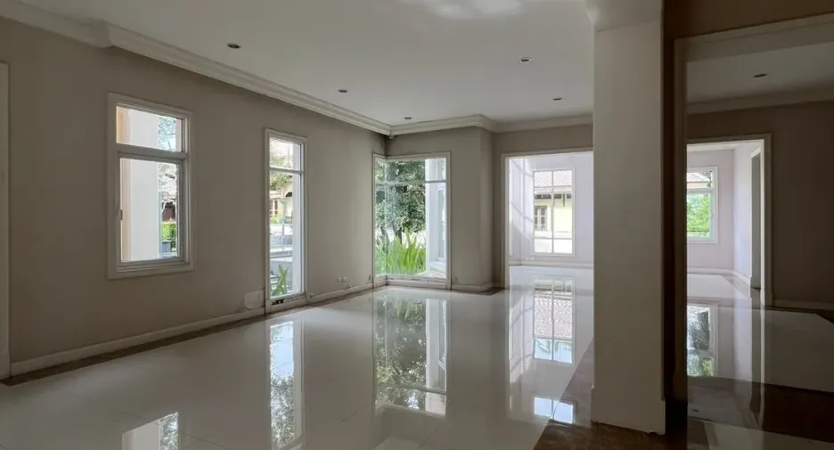 For sale 4 bedrooms house in Lat Phrao, Bangkok