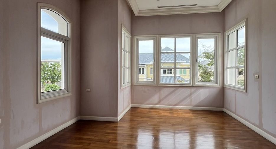 For sale 4 ベッドルーム house in Lat Phrao, Bangkok