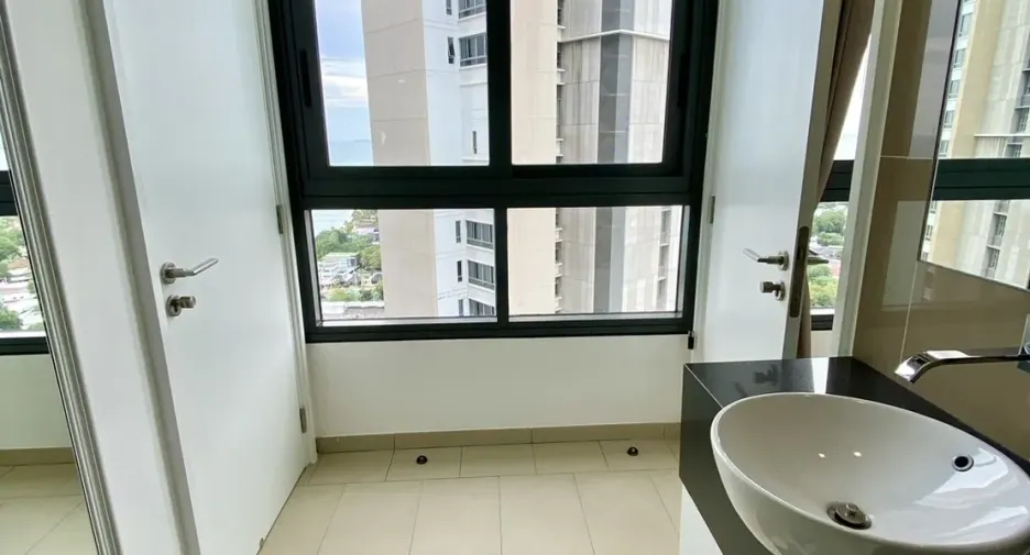 For sale and for rent 2 bedrooms condo in Bang Lamung, Chonburi