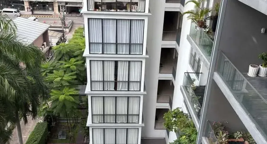 For sale 2 bedrooms condo in Khlong Toei, Bangkok