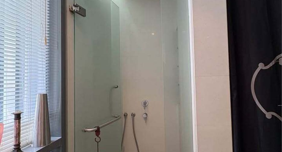 For sale 2 bedrooms condo in Khlong Toei, Bangkok