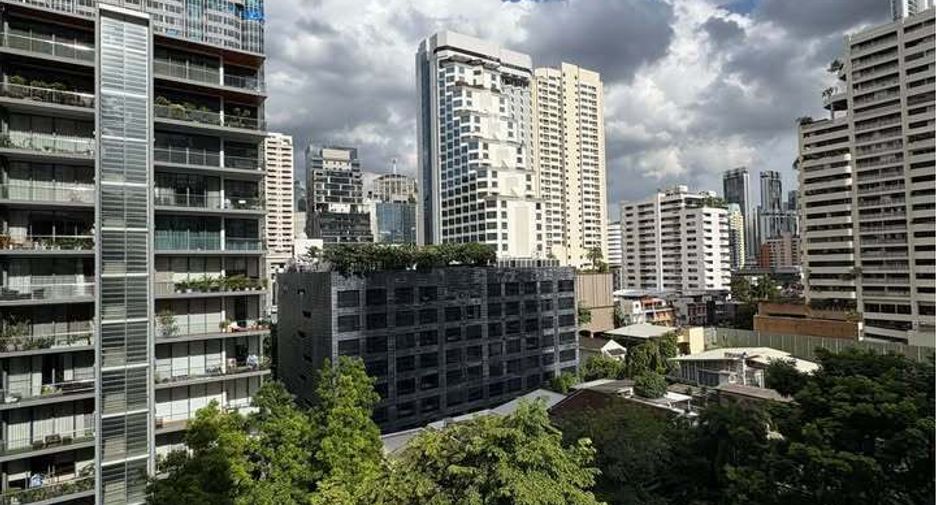 For sale 2 bedrooms condo in Khlong Toei, Bangkok