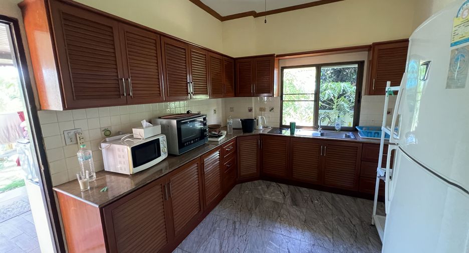 For rent 5 ベッドルーム house in Mueang Phuket, Phuket