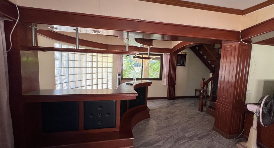 For rent 5 ベッドルーム house in Mueang Phuket, Phuket