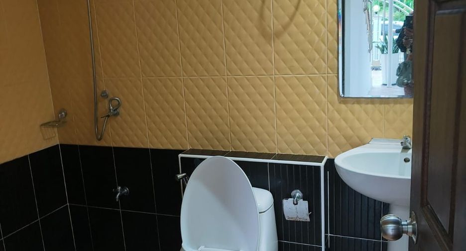 For sale and for rent 4 bedrooms villa in Bang Lamung, Chonburi
