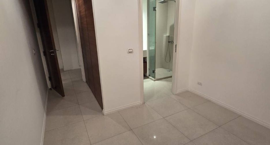 For sale 2 ベッドルーム condo in Sathon, Bangkok