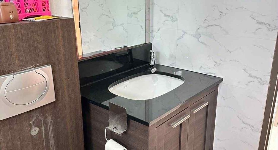 À vendre 5 chambres villa à Bang Lamung, Chonburi