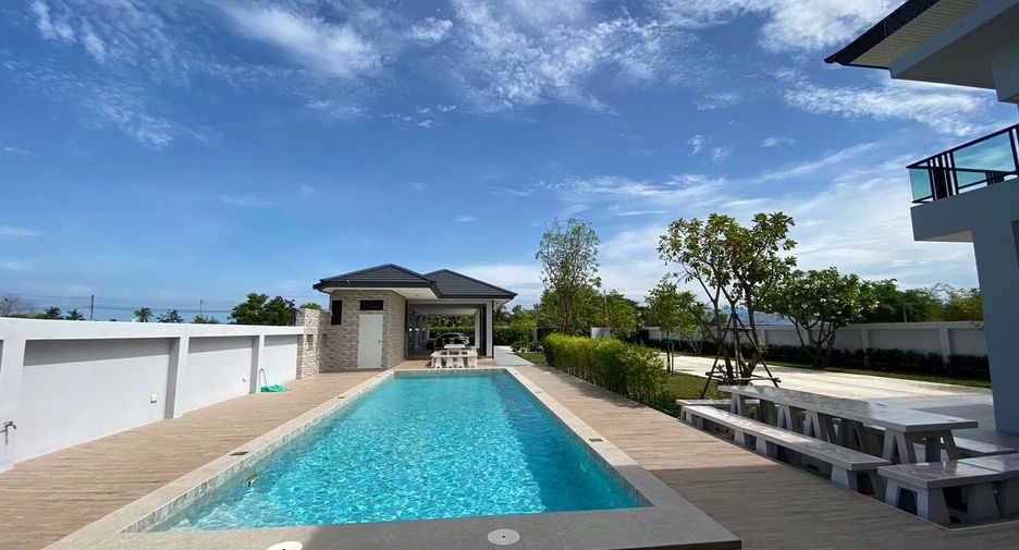 For sale 7 bedrooms villa in Cha Am, Phetchaburi