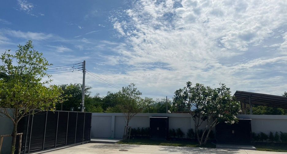 For sale 7 bedrooms villa in Cha Am, Phetchaburi